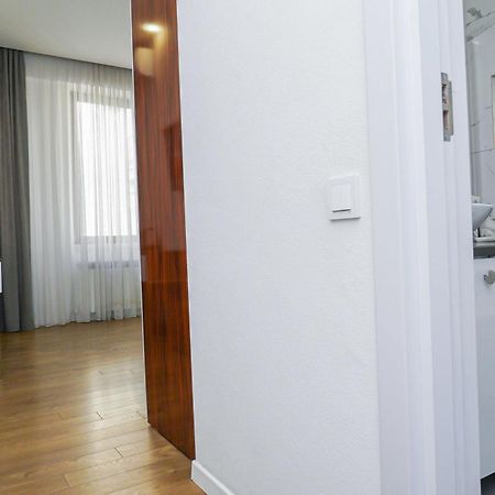 Hotel Type Rooms On Avenue Melikishvili, City Center Tbilisi Esterno foto