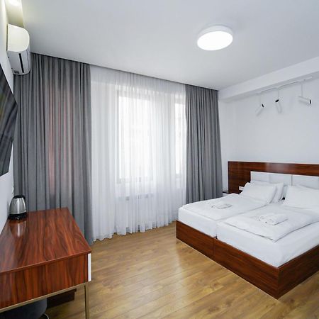 Hotel Type Rooms On Avenue Melikishvili, City Center Tbilisi Esterno foto