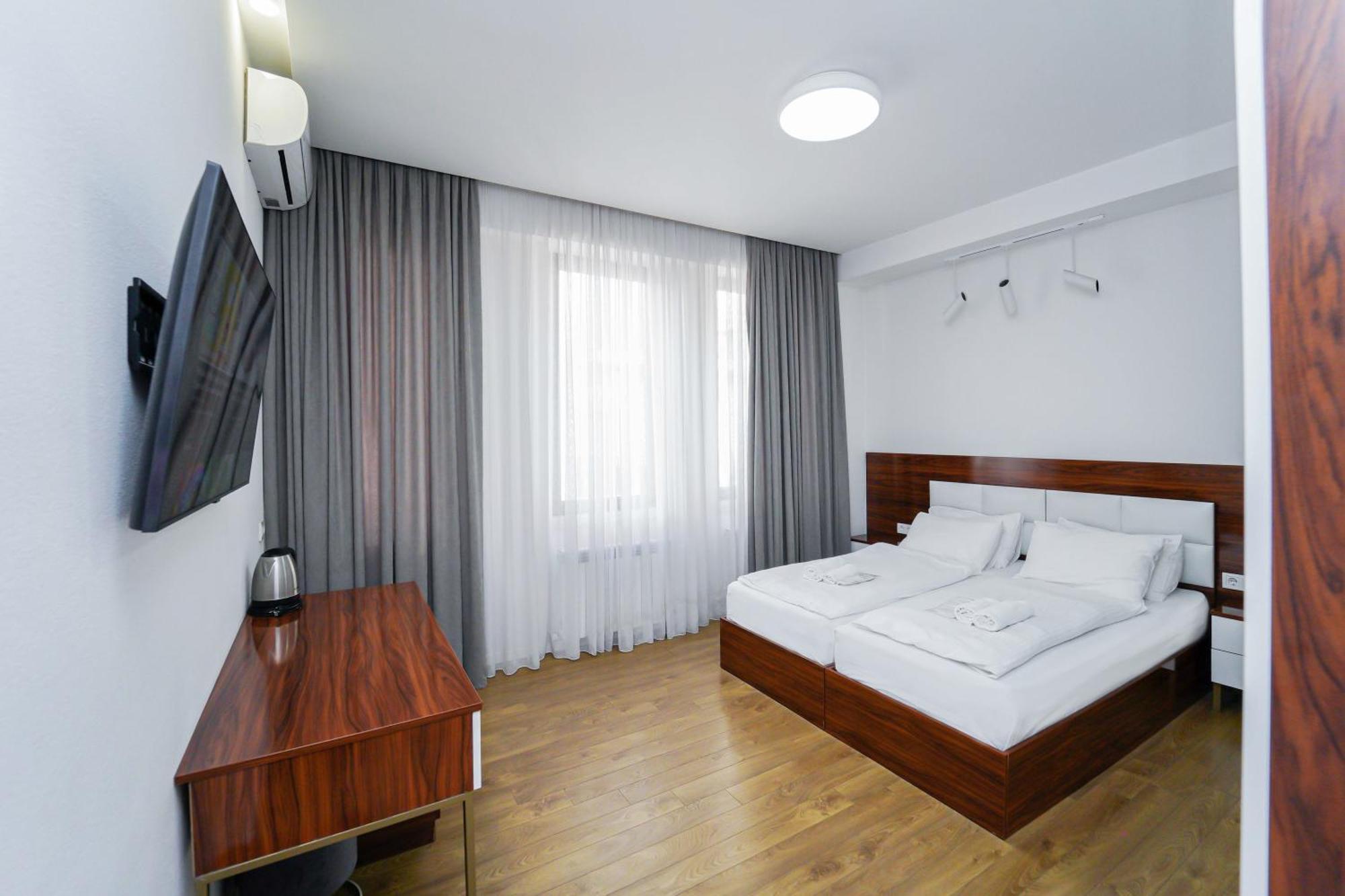 Hotel Type Rooms On Avenue Melikishvili, City Center Tbilisi Esterno foto