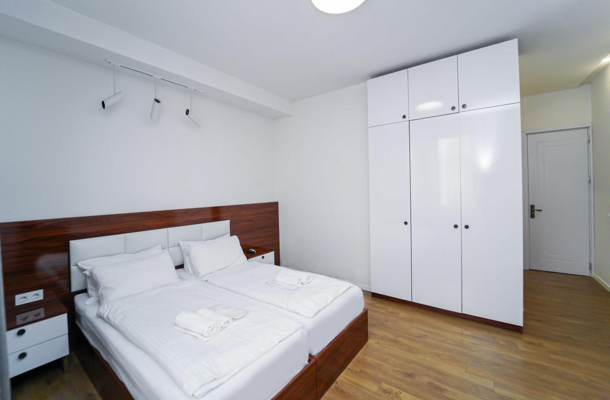 Hotel Type Rooms On Avenue Melikishvili, City Center Tbilisi Esterno foto