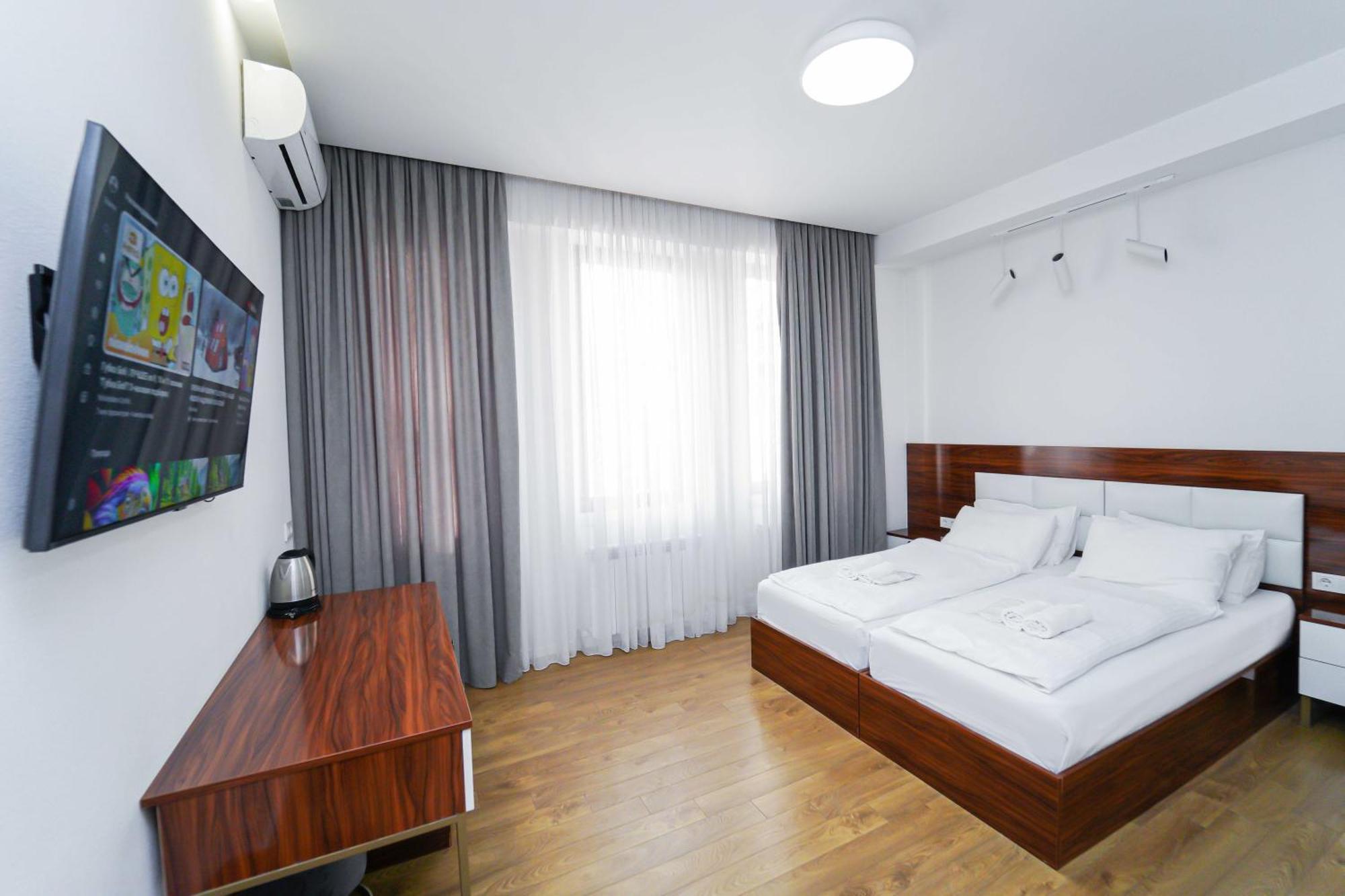 Hotel Type Rooms On Avenue Melikishvili, City Center Tbilisi Esterno foto